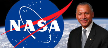 Administrador de la NASA y Asesor Científico del Presidente de USA Charles Bolden, recomienda orar